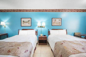 Texas Inn And Suites Citycenter At Utrgv Единбург Екстериор снимка