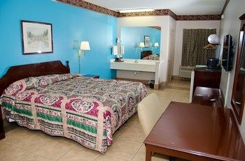 Texas Inn And Suites Citycenter At Utrgv Единбург Екстериор снимка
